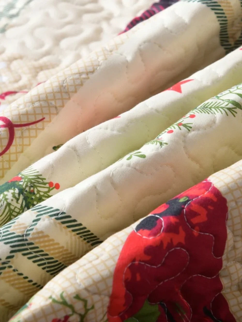 Red Christmas Plaid 3 piece queen Quilted Bedding Set